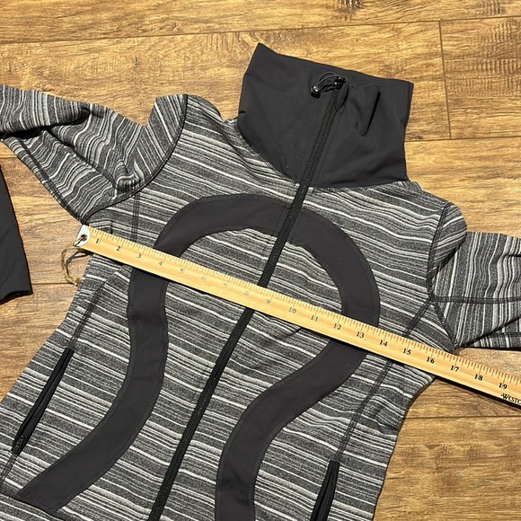 Lululemon grey white fullzip highcollar longsleeve workout warm up - Picture 9 of 12